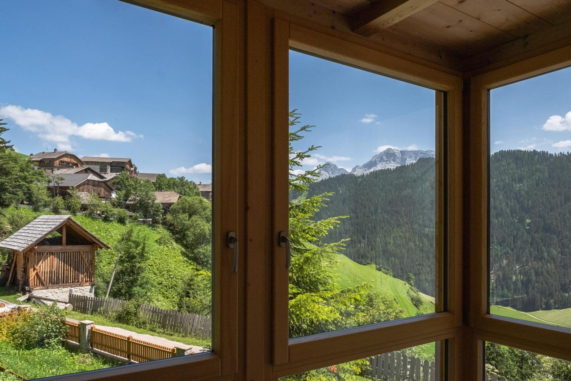 Ciasa Iachin - Dolomites Dream Retreat Leilighet San Martino in Badia Eksteriør bilde