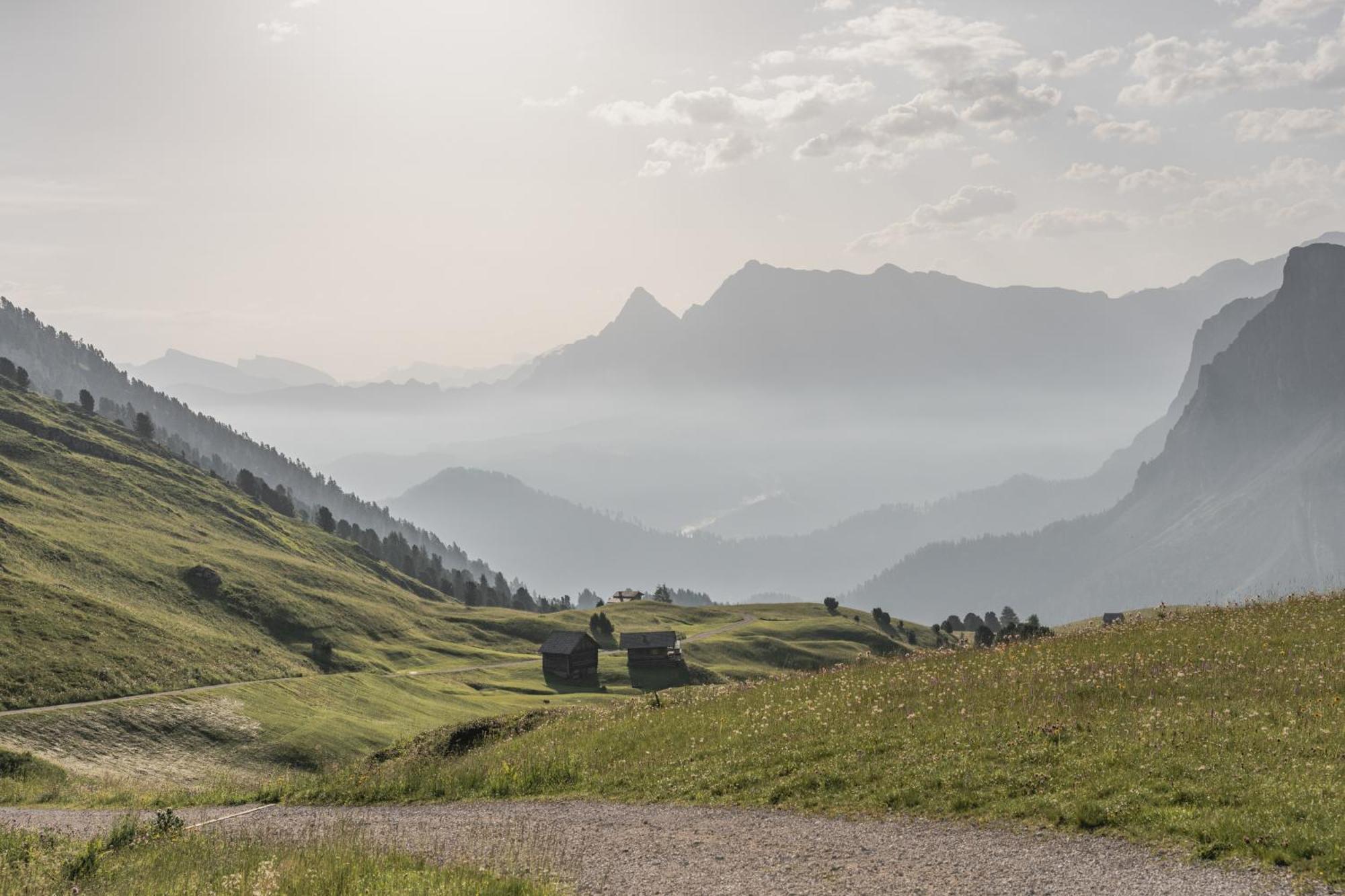 Ciasa Iachin - Dolomites Dream Retreat Leilighet San Martino in Badia Eksteriør bilde